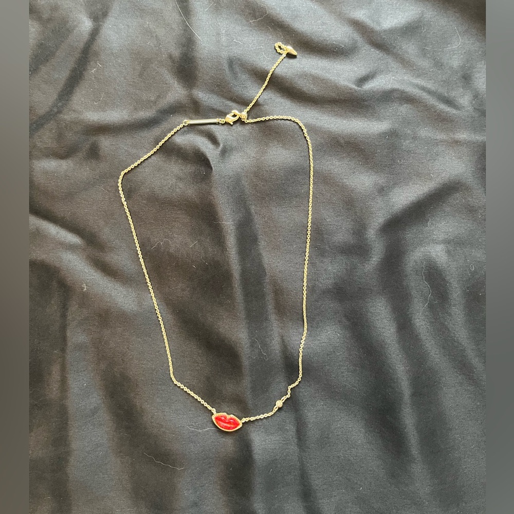 Kendra Scott Red Lip Necklace